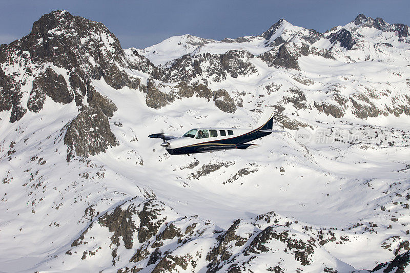 Beech Bonanza Model 36从空中拍摄